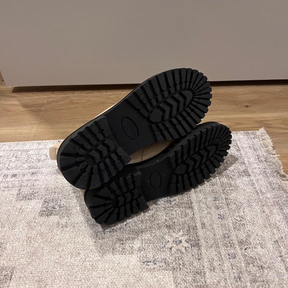 ZARA Cream Lace Up Combat Winter Boots - Picture 3 of 3